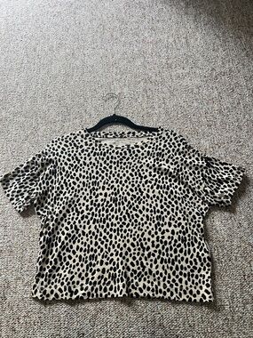 Banana Republic Beige and Black Short Sleeve Animal Print Tee
